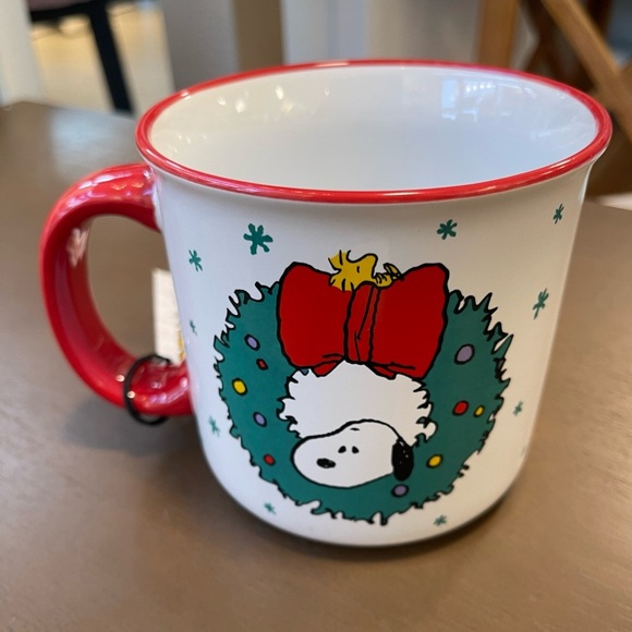 Christmas Snoopy & Woodstock Peanuts Red & White Wreath Holiday Coffee Mug NWT - Picture 2 of 6